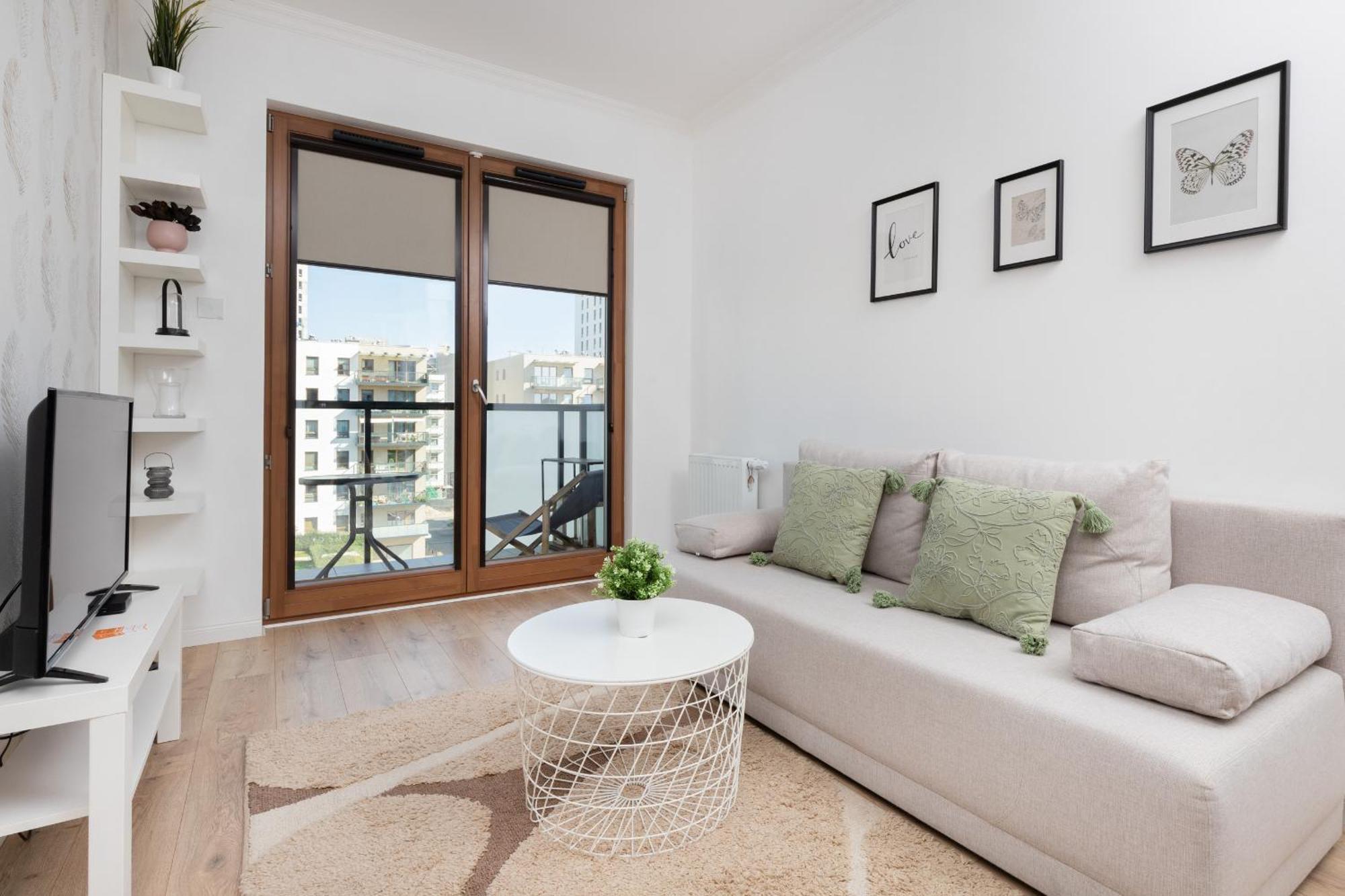 Starowiejska With Balcony Next To Arena Stadium By Renters Huoneisto *